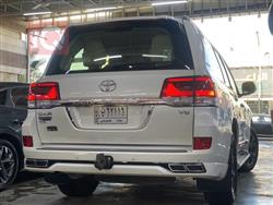 تۆیۆتا لاند کروزەر